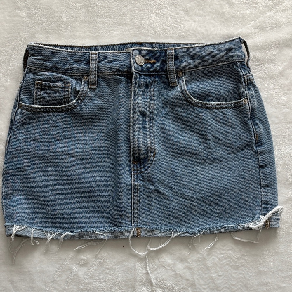 PacSun Light Wash Denim Mini Skirt Raw Hem Y2K Grunge Festival 90s size 24
